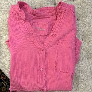 Aerie medium pool to party cover up shirt and shorts.